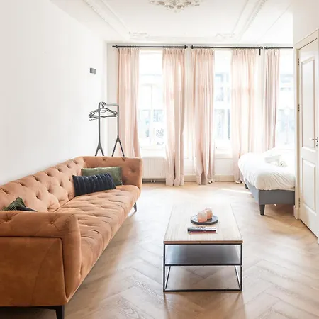 Historic Canal House *