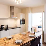 Historic Canal House Apartman *